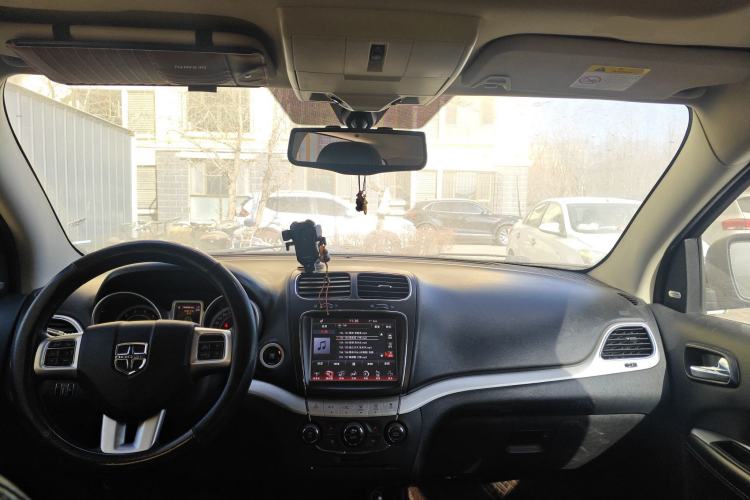 Used Dodge Journey 2013 2.4L Two-Wheel Drive Luxury Version