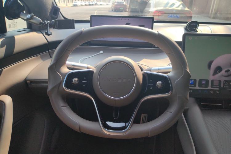 Used Hima Luxeed R7 2024 All-Electric 802 km Max
