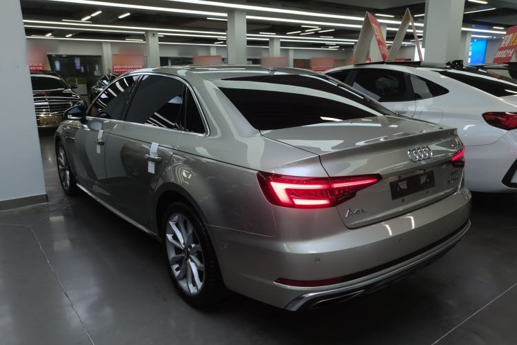 Used Audi A4L 2019 40 TFSI Fashion Edition China VI Emission Standard