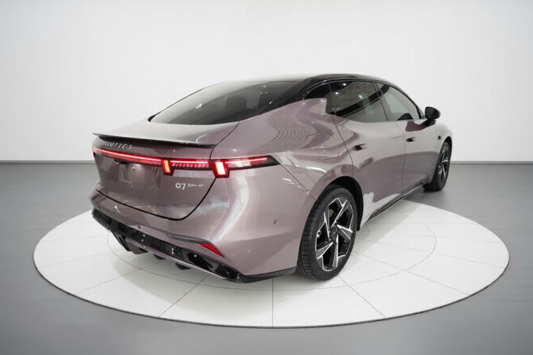 Used Lynk & Co 07 2026 Model 126 Long-Range Ultra H7 Rear Right 45 Deg