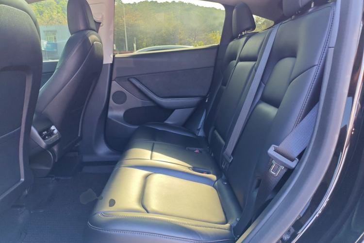 Used Tesla Model Y 2022 Long-Range All-Wheel-Drive Version