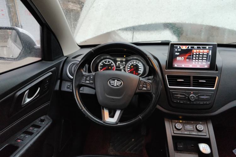 Used Bestune X40 2018 Internet Celebrity Edition 1.6L Manual Luxury Version
