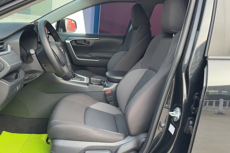 Used Toyota Wildlander 2022 Updated Version 2.0L CVT Two-Wheel Drive Leading Edition Left Front Seat