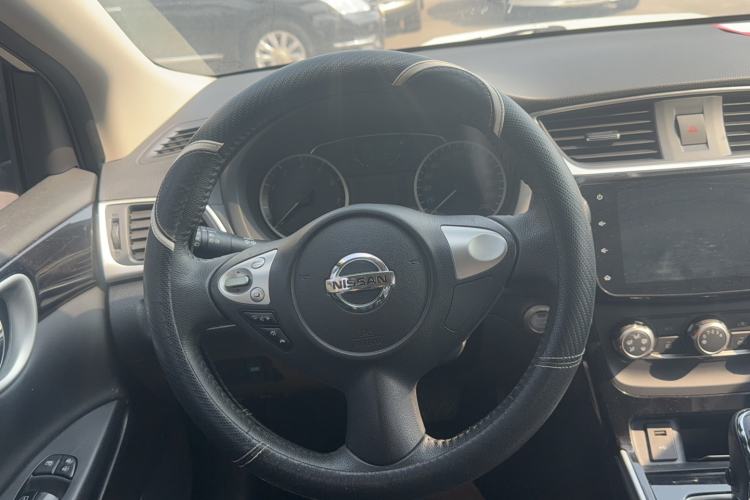 Used Nissan Sylphy 2019 1.6XV CVT Smart Connect Luxury Edition China VI Standard Steering Wheel