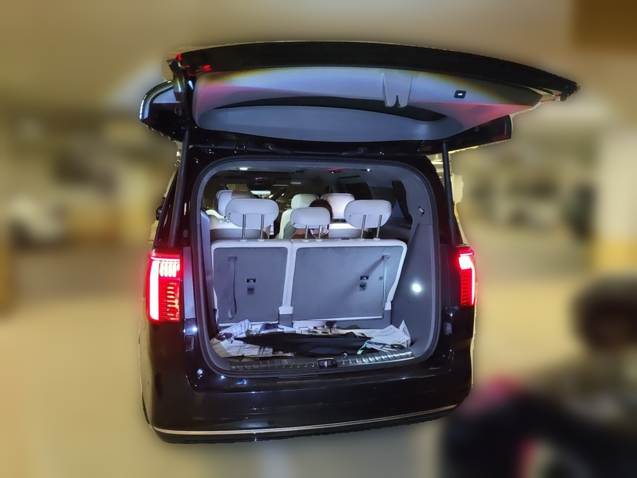 Zeekr 009 2024 7-Seater Walk-Through Version Four-Wheel Drive 108 kWh — снимка 19