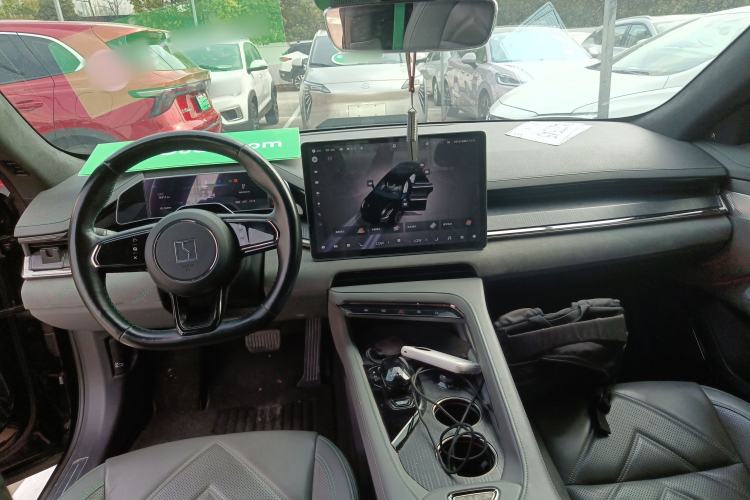 Used Zeekr 001 2023 WE Edition 100 kWh Center Console