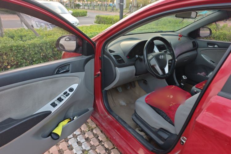 Used Hyundai Verna (older generation) 2010 Sedan 1.4L Manual Comfort GS
