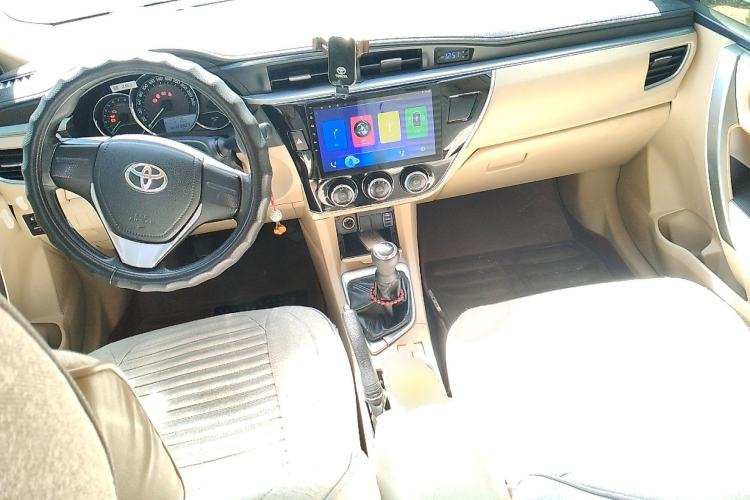 Used Toyota Corolla 2014 1.6L Manual GL Center Console