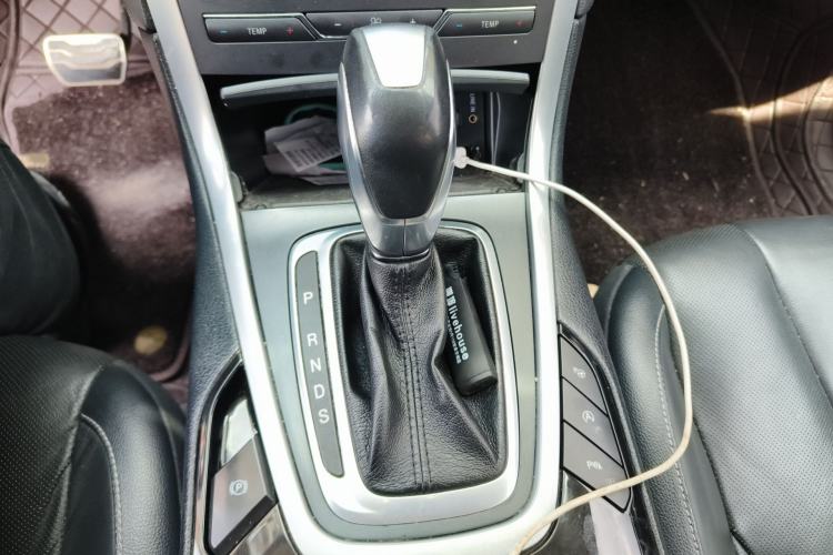 Used Ford Edge 2015 2.0T GTDi Four-Wheel Drive Prestige Model Gear Lever