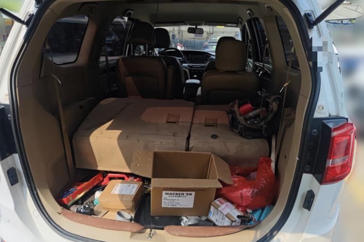 Used Baojun 730 2016 1.5T Manual Comfort Version 7 Seats Trunk