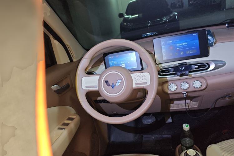 Used Wuling Hongguang MINIEV 2025 Four-Door Version Zhenxiang+ Edition Steering Wheel