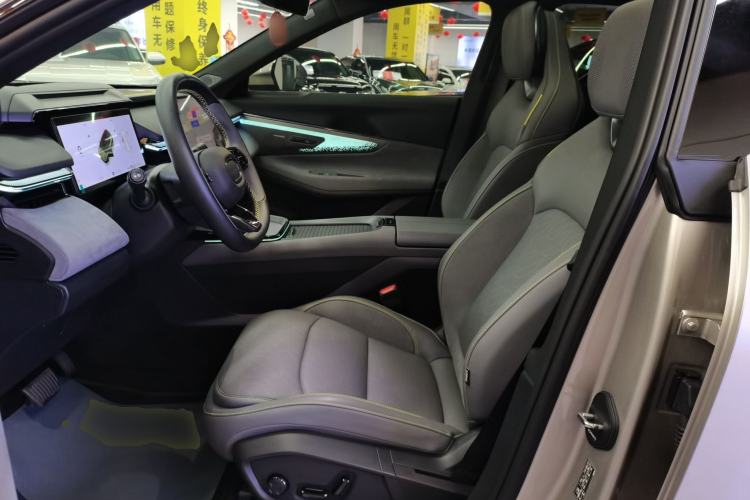 Used Lynk & Co 08 EM-P 2025 245km Ultra-Long Range Halo Left Front Seat