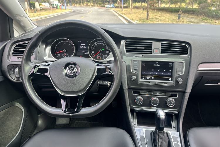 Used Volkswagen Golf 2017 1.6L Automatic Comfort Million-Vehicle Anniversary Edition