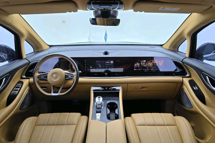 Used VOYAH Dream 2024 PHEV Extended-Range Premium Edition Interior 2