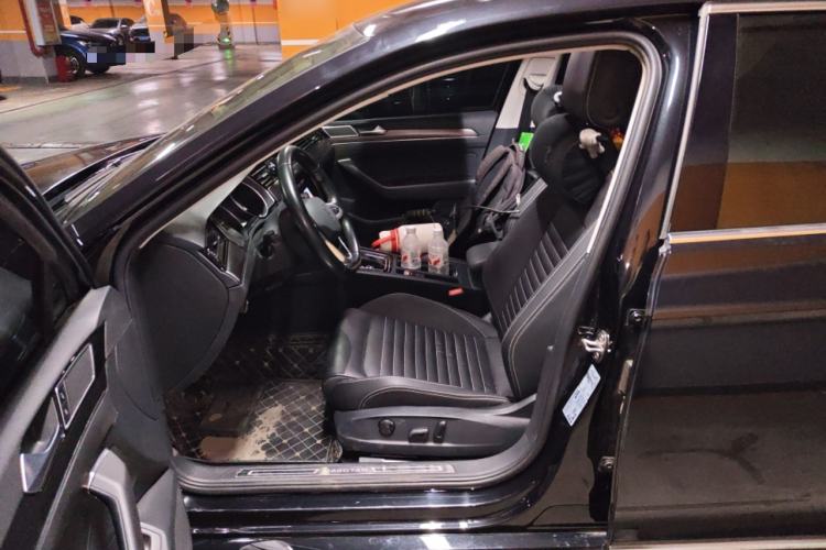 Used Volkswagen Magotan 2020 330TSI DSG Leading Model Left Front Seat