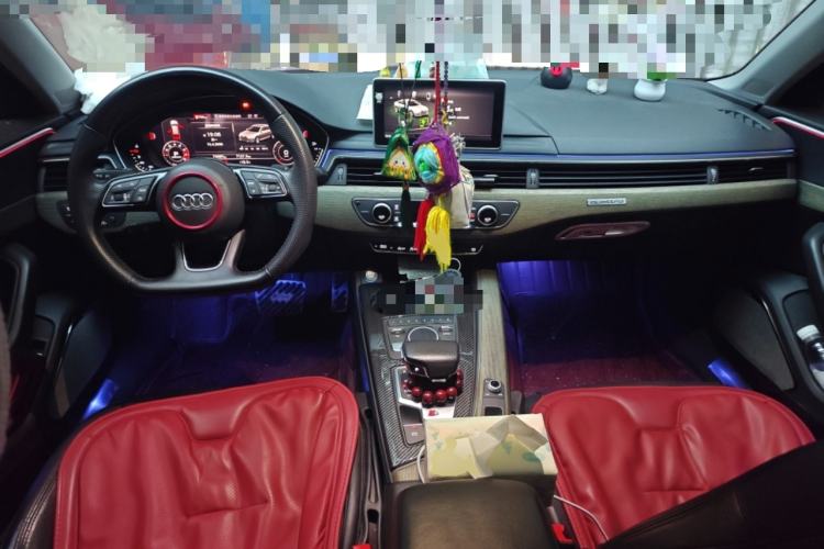 Used Audi A4L 2019 40 TFSI Fashion Edition China VI Emission Standard Center Console