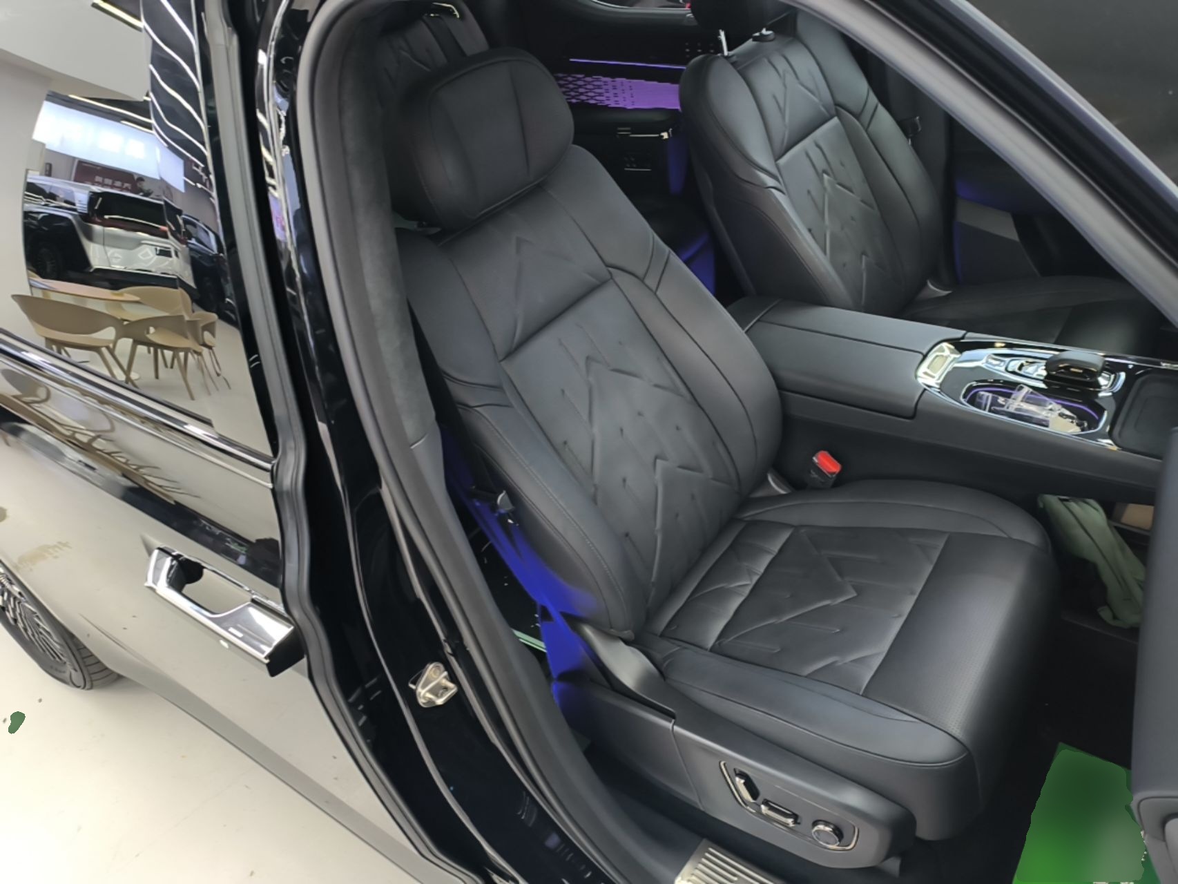 Zeekr 009 2024 Six-Seat Executive Version 4WD 108 kWh — снимка 19