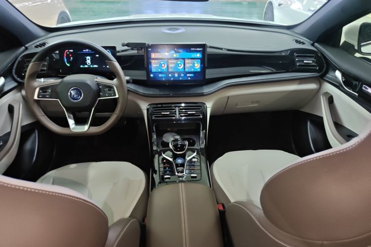 Used BYD Qin PLUS 2024 HONOR Edition DM-i 55KM Leading Model
