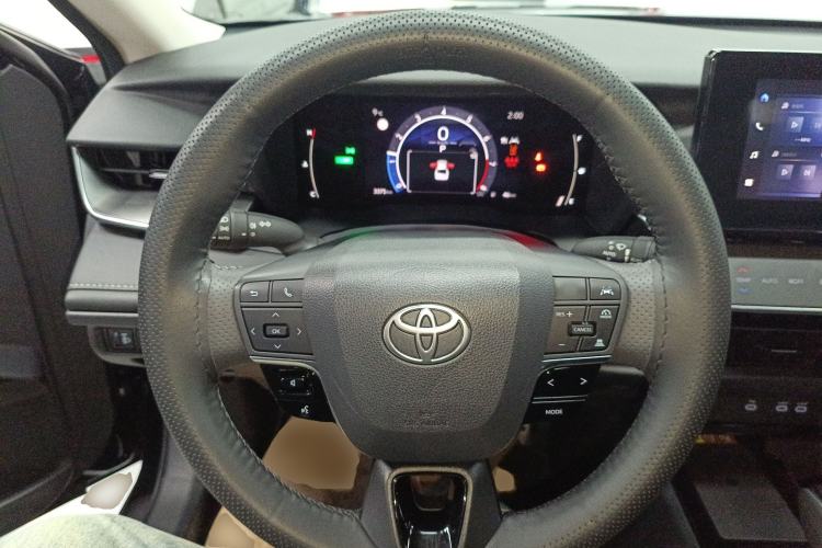 Used Toyota Camry 2026 Model Dual-Engine 2.0HSE Sport Lite Edition
