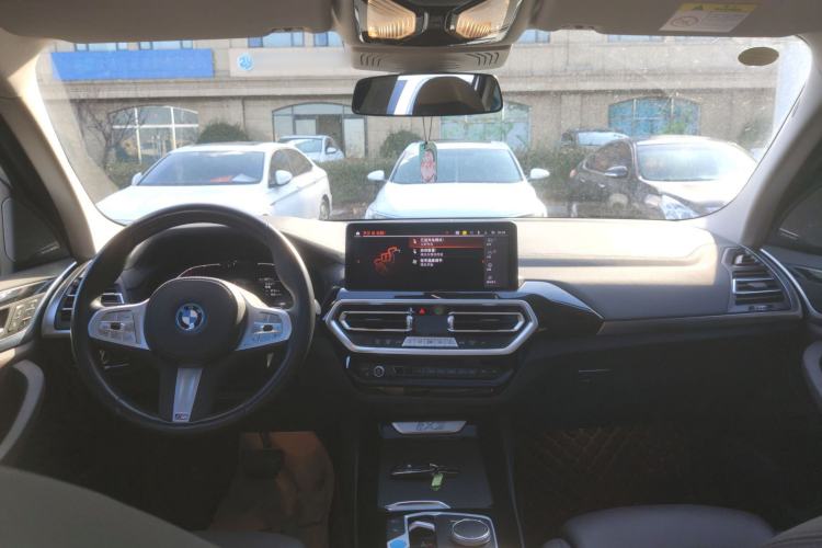 Used BMW iX3 2022 Updated Leading Version Center Console