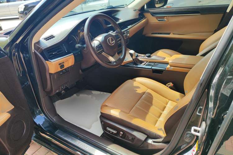 Used Lexus ES 2016 200 Midnight Special Limited Edition
