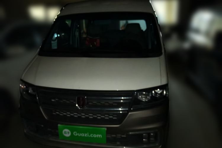 Used Jinbei New Hiace S 2023 1.5L Wealth Edition Passenger Van 5/6/7-Seater Non-Air-Conditioned Version SWC15M