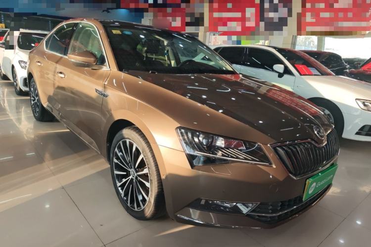 Used Skoda Superb 2018 TSI330 DSG Luxury Edition China V Standard Front Right 45 Deg