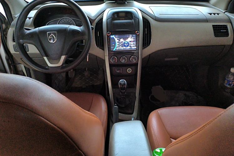 Used Baojun 630 2013 1.5L manual Entry-level trim
