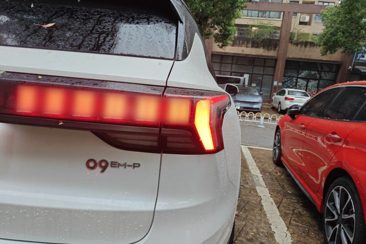 Used Lynk & Co 09 EM-P 2021 2.0T PHEV Halo Seven-Seater Exterior 3