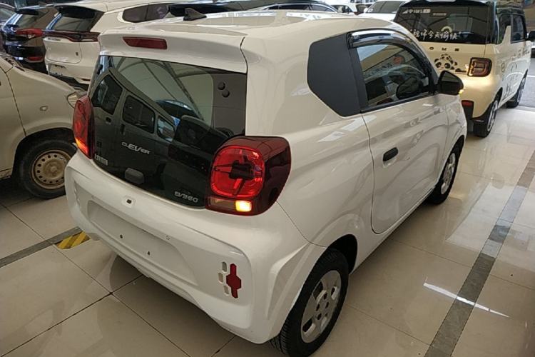 Used Roewe Clever 2021 302 km New Four-Seater Super-Efficient Version

