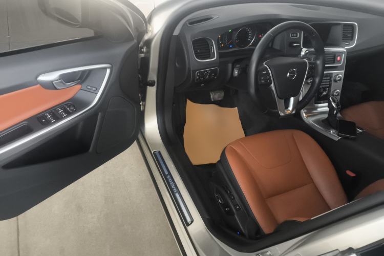 Used Volvo S60 2019 S60L Facelift T5 Intelligent Advanced Edition
