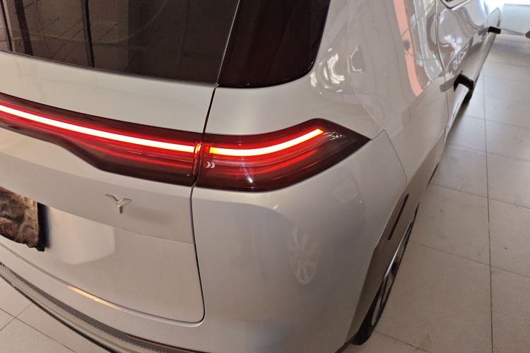 Used AION Y 2024 Younger