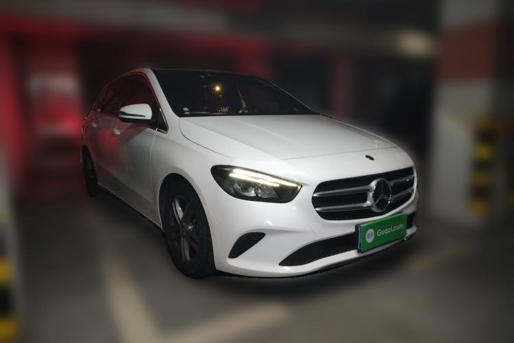 Used Mercedes-Benz B-Class 2020 B 200 Sport Edition Front Right 45 Deg