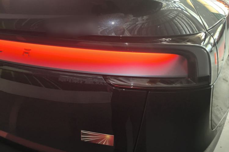 Used Tesla Model Y 2025 Rear-Wheel Drive First Edition Exterior 3