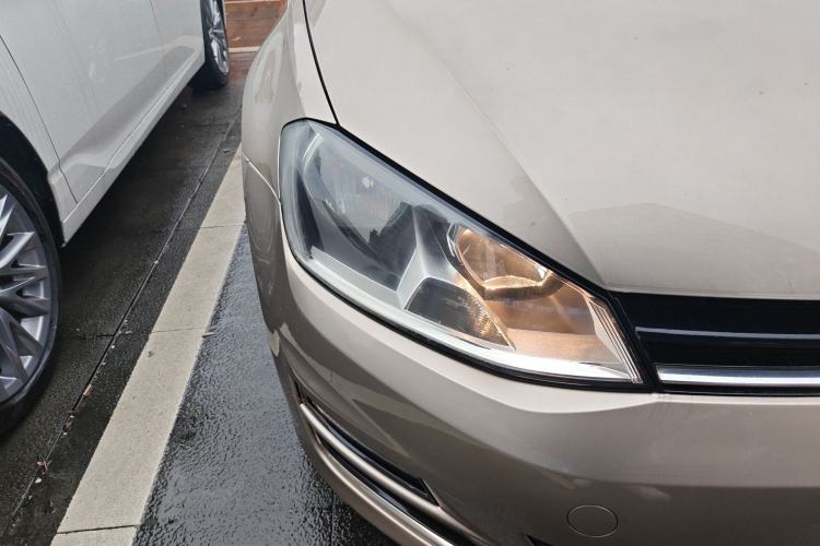 Used Volkswagen Golf 2014 1.4TSI Automatic Luxury Model Right Front Headlight