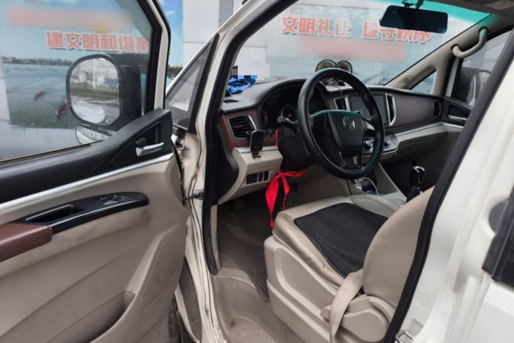 Used FORTHING Lingzhi 2017 M5L 1.6L 7-Seater Comfort Model
