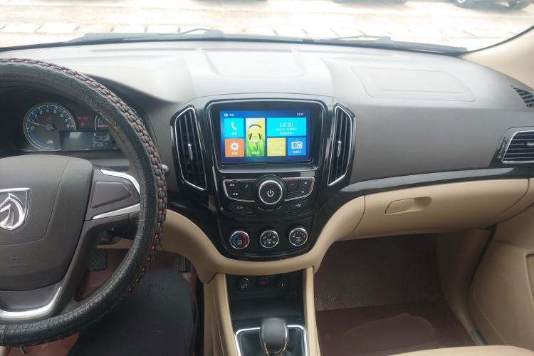 Used Baojun 730 2014 1.5L manual Comfort ESP version 7 seats
