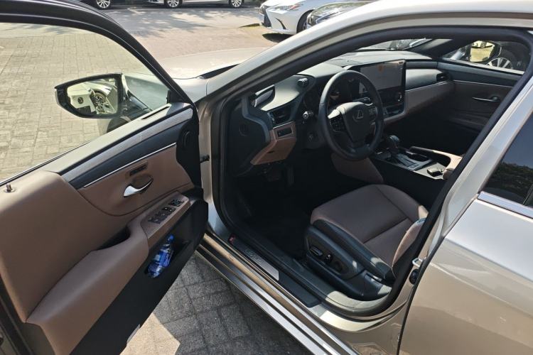 Used Lexus ES 2025 200 Premium Edition
