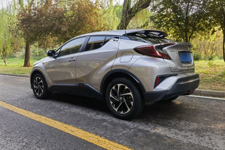 Used Toyota IZOA 2020 2.0L Yichi Version Exterior 4