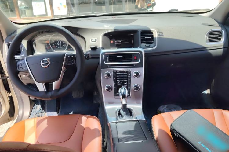 Used Volvo S60 2018 S60L T3 Smart Progress Edition
