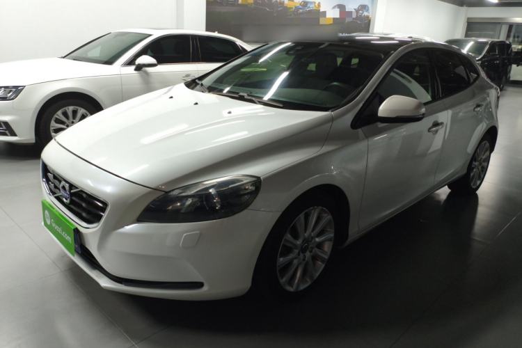 Used Volvo V40 2016 T3 Zhiyi Edition