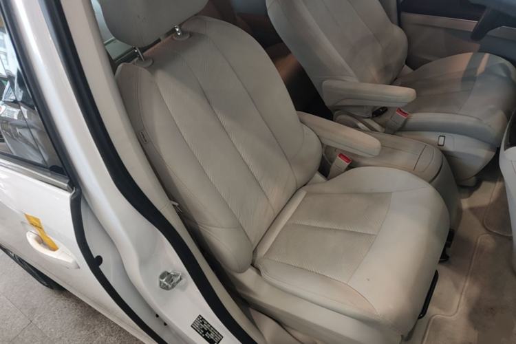Used Buick GL8 2023 Land Executive Class Comfort Model
