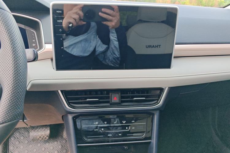 Used Volkswagen Tharu 2024 300TSI Two-Wheel-Drive Full Moon Edition
