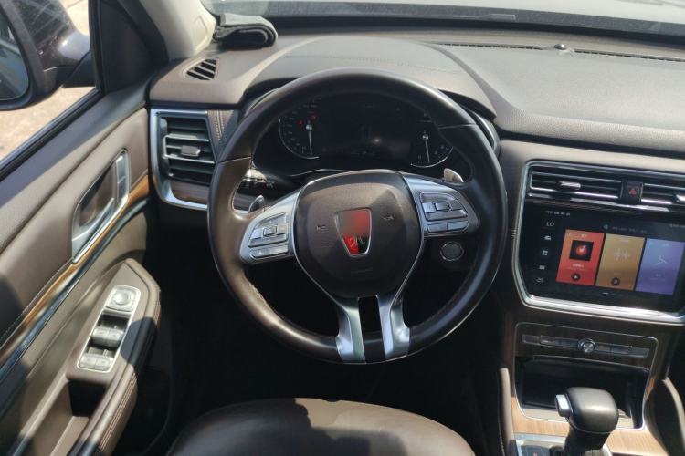 Used Roewe RX8 2019 30T Smart Connectivity Two-Wheel Drive Supreme Flagship Edition Steering Wheel