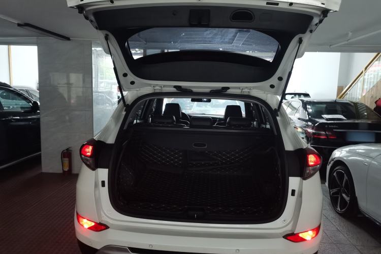 Used Hyundai Tucson 2018 1.6T Dual-Clutch Two-Wheel Drive 15th Anniversary Special Edition
