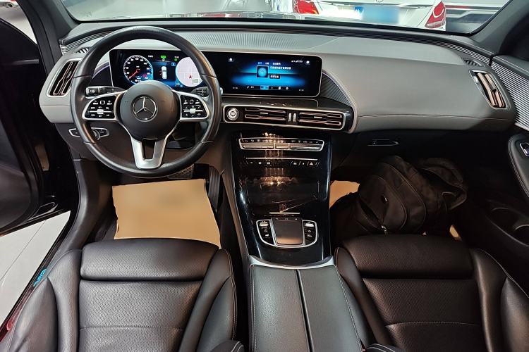 Used Mercedes-Benz EQC 2020 EQC 350 4MATIC Center Console