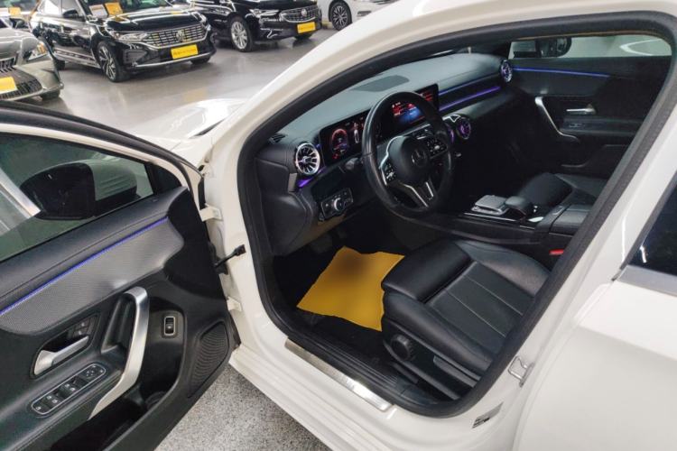 Used Mercedes-Benz A-Class 2020 Facelift A 180 L Sport Sedan Special Configuration
