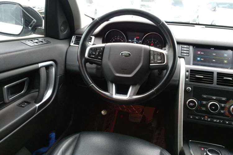 Used Land Rover Discovery Sport 2019 240 PS SE Version China VI Standard Steering Wheel