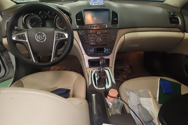 Used Buick Regal 2012 2.0L Luxury Edition Center Console