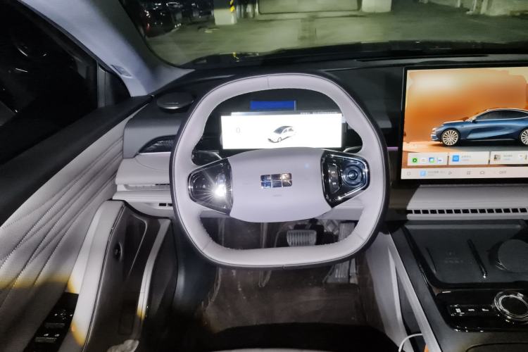 Used Geely Galaxy Galaxy 8 2025 130km EM-i Deluxe Edition
